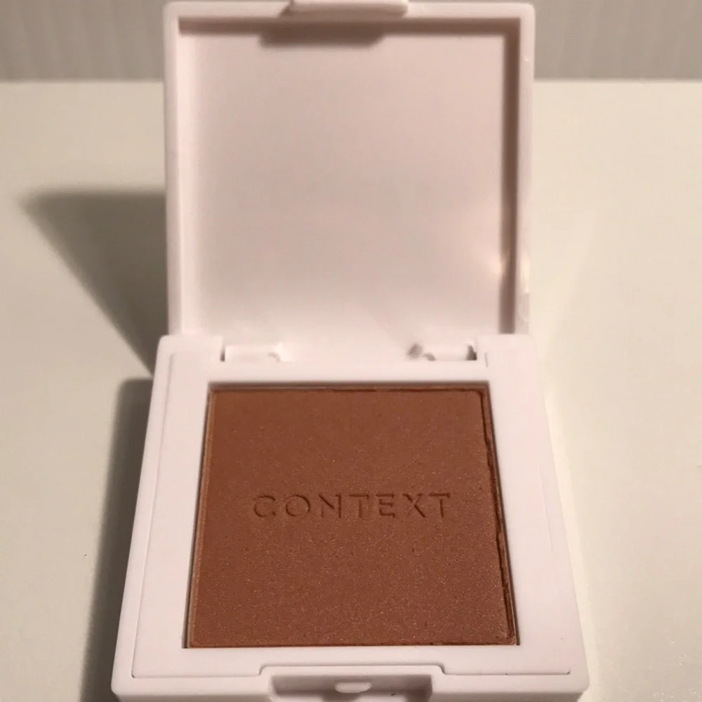 Context Matte Bronzer in Undisputed 0.10 oz NEW mini size